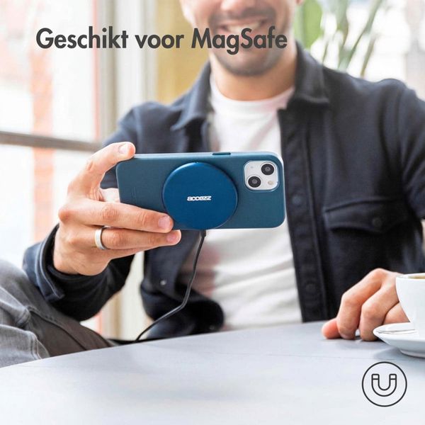 Accezz Leather Backcover avec MagSafe Apple iPhone 14 Plus - Bleu foncé