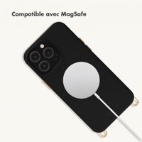 Selencia Coque arrière Rivièra avec MagSafe avec crochets amovibles Apple iPhone 13 Pro - Velvet Black
