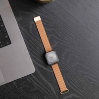 imoshion Bracelet en cuir magnétique Apple Watch | 44/45/46/49 mm - Marron