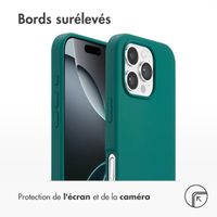Accezz Coque Liquid Silicone avec MagSafe Apple iPhone 16 Pro - Forest Green