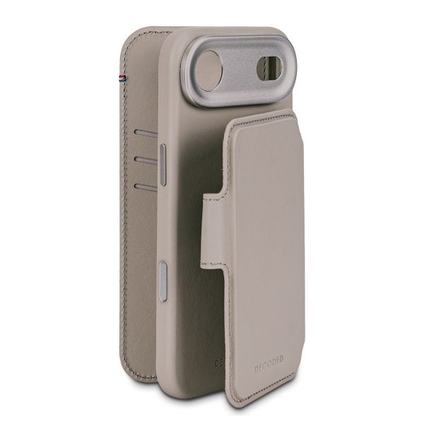Decoded Portefeuille détachable 2 en 1 en cuir MagSafe Apple iPhone 17 Pro - Solid Clay