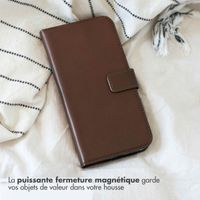 Selencia Étui portefeuille en cuir véritable Apple iPhone 17 - Marron