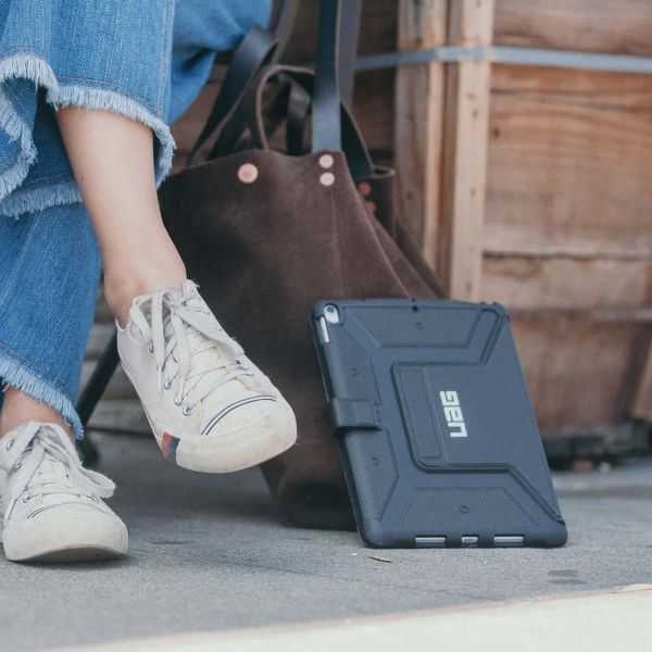 UAG Coque tablette Metropolis Apple iPad 9 (2021) 10.2 pouces / iPad 8 (2020) 10.2 pouces / iPad 7 (2019) 10.2 pouces - Noir