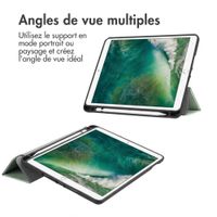 imoshion Coque tablette Trifold Apple iPad 6 (2018) 9.7 pouces / iPad 5 (2017) 9.7 pouces / Air 2 (2014)/Air 1 (2013) - Vert clair