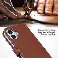 Selencia Étui portefeuille en cuir véritable Apple iPhone 17 - Marron clair