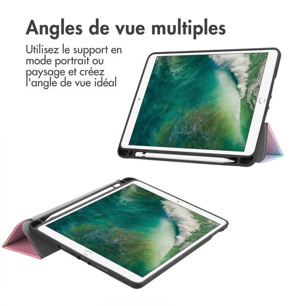 imoshion Coque tablette Design Trifold Apple iPad 6 (2018) 9.7 pouces / iPad 5 (2017) 9.7 pouces / Air 2 (2014)/Air 1 (2013) - Sky