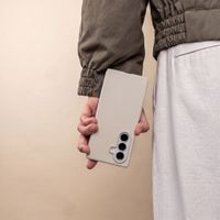 Accezz Coque Liquid Silicone Samsung Galaxy Z Fold 8 Ultra - Stone