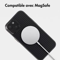 Accezz Coque arrière Lite avec MagSafe | Fluted | Apple iPhone 15 - Noir
