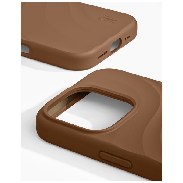 iDeal of Sweden Coque Soft Swirl Silicone MagSafe Apple iPhone 16 Pro Max - Salted Caramel
