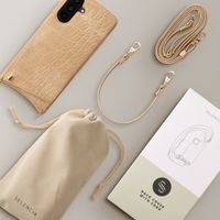 Selencia Coque de télephone Nova Croco avec cordon et porte-cartes Samsung Galaxy A36 - Toasted Almond