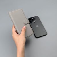 Selencia Étui portefeuille amovible Olyn avec MagSafe Apple iPhone 17e / 16e - Gris
