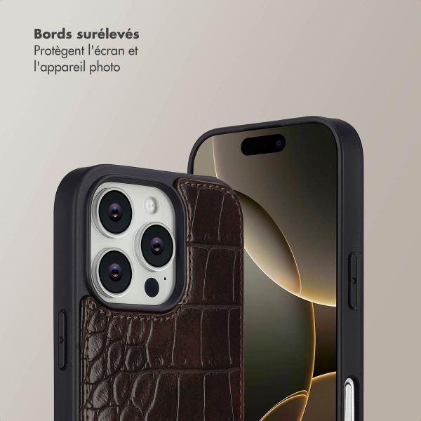 Selencia Coque de télephone Nova Croco avec cordon et porte-cartes Apple iPhone 16 Pro - Choco Brown