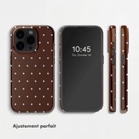 Selencia Coque arrière Vivid Apple iPhone 15 Pro - Happy Dots Chocolate