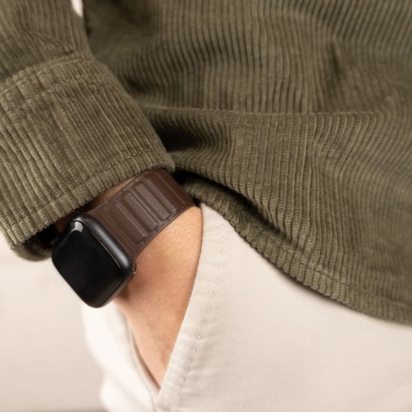 Accezz Bracelet en cuir véritable magnétique Apple Watch | 38/40/41/42 mm - Chocolate Brown