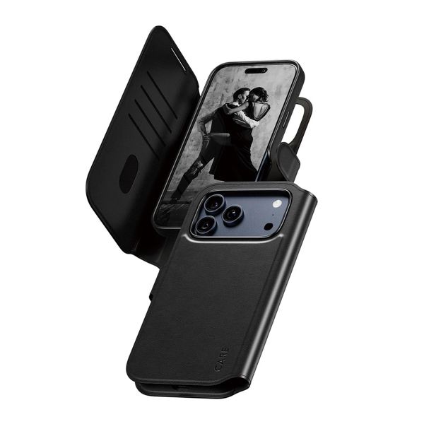CARE by PanzerGlass Étui de télephone portefeuille Tango 2 en 1 avec MagSafe Apple iPhone 17 Pro Max - Black