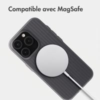 Accezz Coque arrière Lite avec MagSafe | Fluted | Apple iPhone 15 Pro - Gris