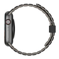 UAG Bracelet Pathfinder réversible en silicone Apple Watch | 44/45/46/49 mm - Black Titanium