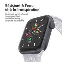 imoshion Bracelet Sport⁺ en silicone Apple Watch | 44/45/46/49 mm - Taille S/M - Grey & White