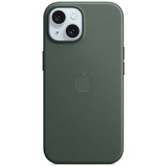 Apple Coque FineWoven MagSafe Apple iPhone 15 - Evergreen