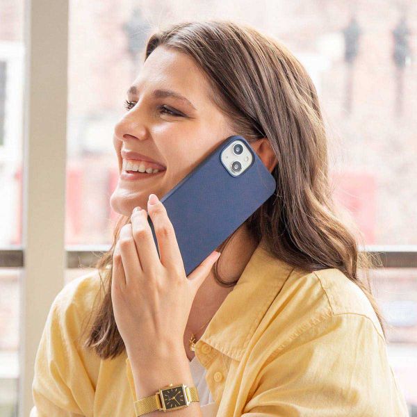 Accezz Coque Liquid Silicone avec MagSafe Apple iPhone 13 Pro - Bleu foncé