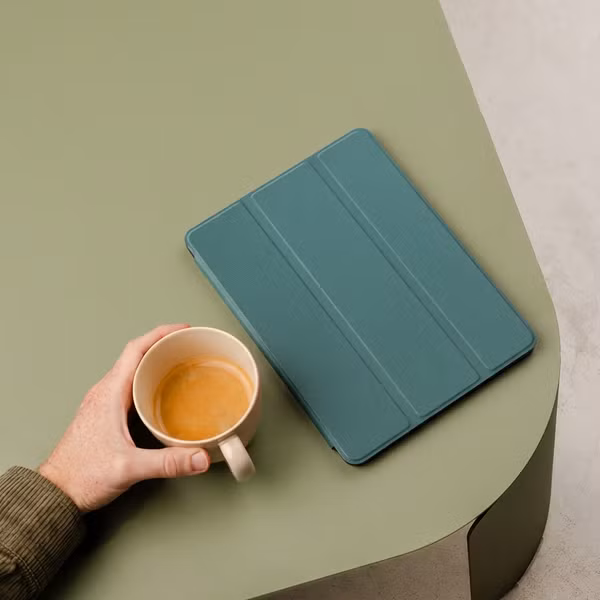 imoshion Coque tablette Trifold Apple iPad Air 11 pouces (2026) M4 / (2025) M3 / (2024) M2 / Air 5 (2022) / Air 4 (2020) - Vert foncé