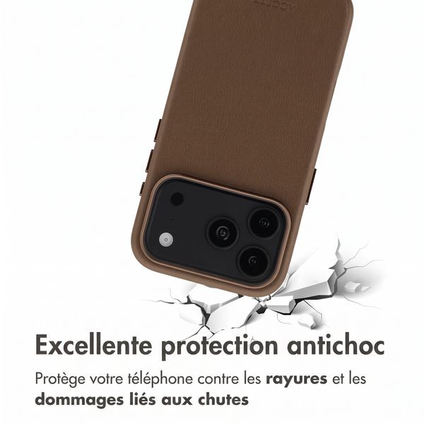 Accezz Coque arrière en cuir avec MagSafe Apple iPhone 18 Pro Max / 17 Pro Max - Marron café