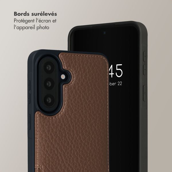 Selencia Coque de télephone Nova avec cordon et porte-cartes Samsung Galaxy A57 (5G) - Mocha Brown