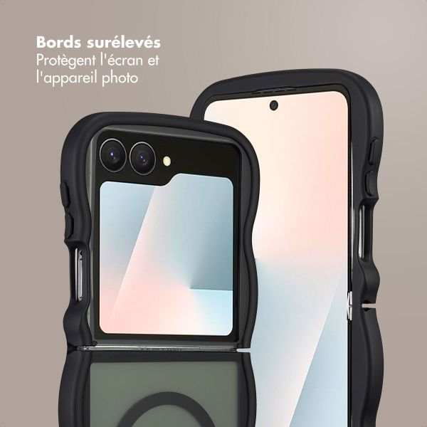Selencia Coque arrière Wavy avec MagSafe Samsung Galaxy Z Flip 7 - Noir