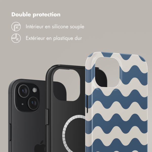 Selencia Coque arrière Vivid avec MagSafe Apple iPhone 15 - Wave Vibes Classic Blue