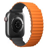 Uniq Bracelet Revix réversible Apple Watch | 44/45/46/49 mm - Charcoal (Grey/Orange)