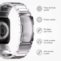 Accezz Bracelet en acier Titane mat Apple Watch | 44/45/46/49 mm - Argent