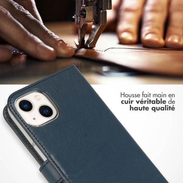 Selencia Étui portefeuille en cuir véritable Apple iPhone 13 - Bleu