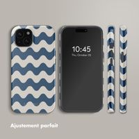 Selencia Coque arrière Vivid avec MagSafe Apple iPhone 15 - Wave Vibes Classic Blue