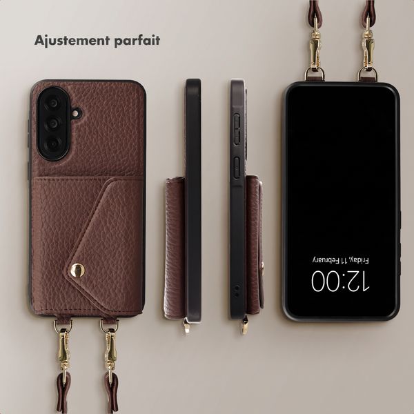 Selencia Coque de télephone Sera avec cordon et porte-cartes enveloppe Samsung Galaxy A36 - Chocolate Brown