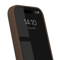 iDeal of Sweden Coque en silicone avec MagSafe Apple iPhone 16 - Mocha Mousse