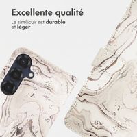 imoshion Étui de télephone portefeuille Design Samsung Galaxy S25 - Sandy Marble