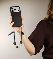 Selencia Coque arrière Rivièra avec MagSafe avec crochets amovibles Apple iPhone 15 - Velvet Black