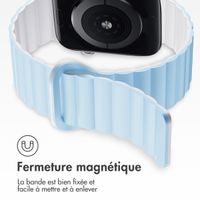 imoshion Bracelet en silicone magnétique Apple Watch | 44/45/46/49 mm - Bleu & Blanc