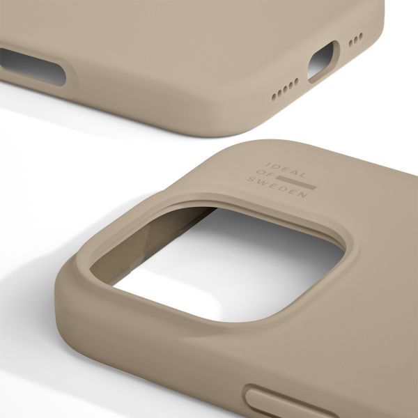 iDeal of Sweden Coque Silicone Apple iPhone 16 Pro - Beige