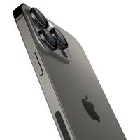 Spigen Optik Pro EZ Fit Lens Protector - Protection d'objectif de caméra (lot de 2) Apple iPhone 16 Pro (Max) / 15 Pro (Max) / 14 Pro (Max) - Black