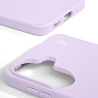 iDeal of Sweden Coque en silicone avec MagSafe Samsung Galaxy A37 (5G) - Lavender Milk