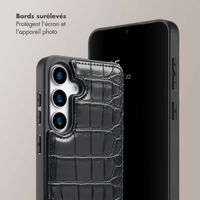 Selencia Coque de télephone Nova Croco avec cordon et porte-cartes Samsung Galaxy S25 - Noir