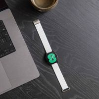 imoshion Bracelet en cuir magnétique Samsung Galaxy Watch 7 40/44 mm - Blanc