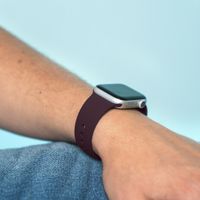 imoshion Bracelet silicone Fitbit Versa 4/ 3 / Sense (2) - Rouge foncé