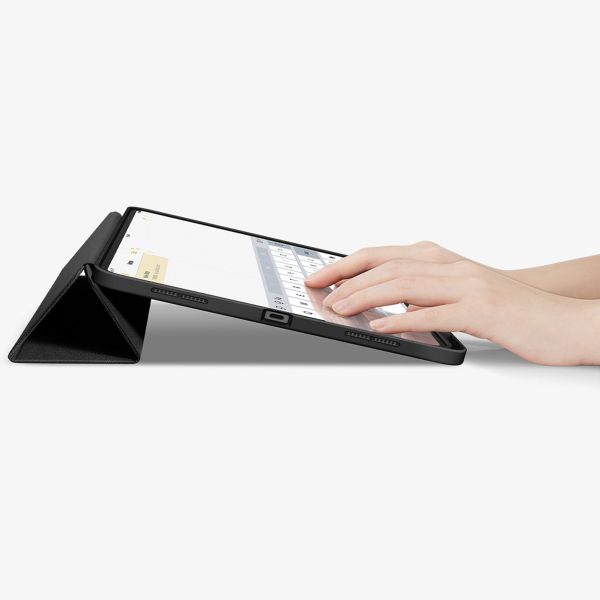 Spigen Coque tablette Urban Fit Apple iPad Pro 13 (2025) M5 / (2024) M4 - Noir