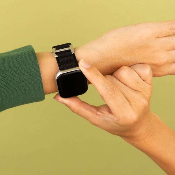 imoshion Bracelet en nylon Alpine Apple Watch | 38/40/41/42 mm - Noir