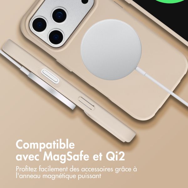 imoshion Coque arrière Color avec cordon amovible et MagSafe Apple iPhone 17 Pro Max - Nude