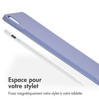 Accezz Coque Liquid Silicone avec porte-stylet Apple iPad Air 13 pouces (2026) M4 / (2025) M3 / (2024) M2 - Lila
