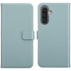 Selencia Étui portefeuille en cuir véritable Samsung Galaxy A17 (5G) / (4G) - Air Blue