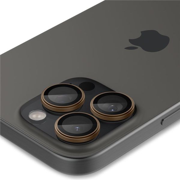 Spigen Optik Pro EZ Fit Lens Protector - Protection d'objectif de caméra (lot de 2) Apple iPhone 17 Pro (Max) / 16 Pro (Max) / 15 Pro (Max) / 14 Pro (Max) - Desert Titanium